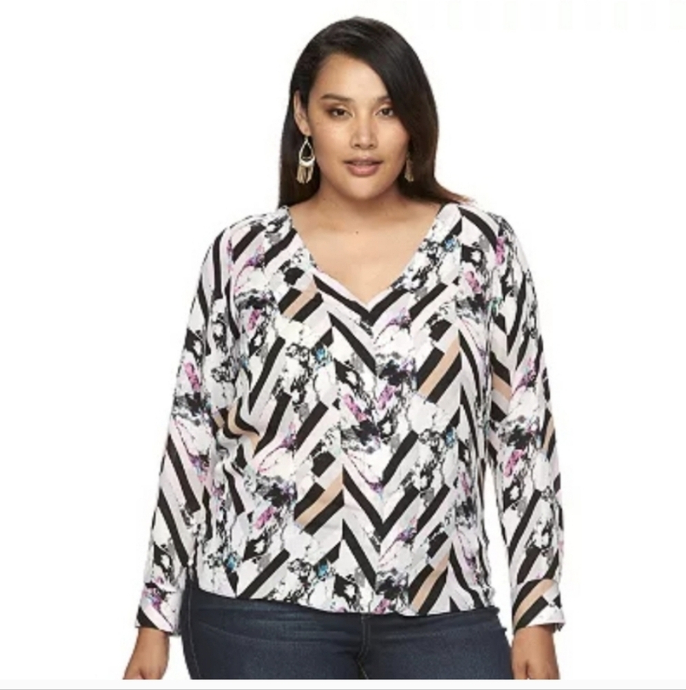 JENNIFER LOPEZ V- NECK PLUS SIZE CHIFFON BLOUSE WITH KEYHOLE BACK SIZE 1X